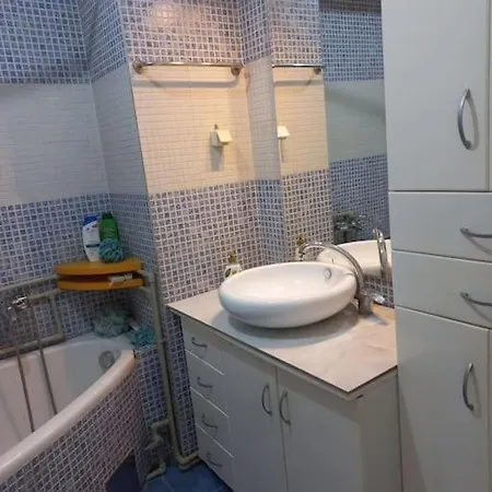 Apartment With Yard On The River *