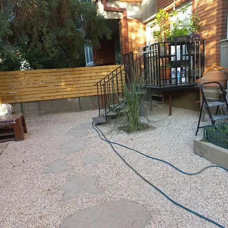 Apartment With Yard On The River Skopje