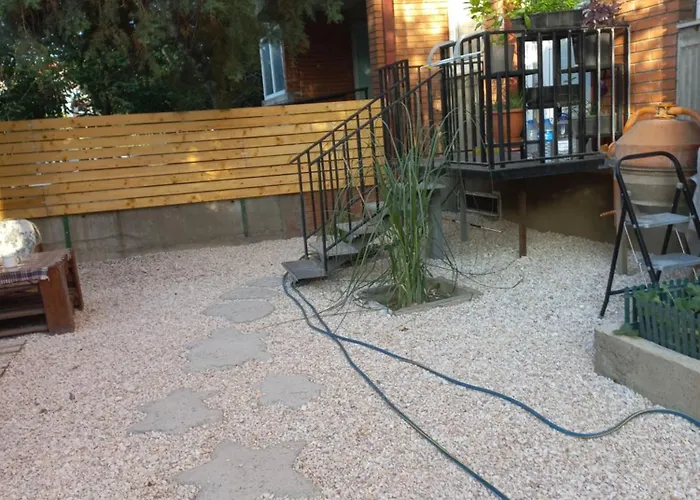 Apartment With Yard On The River Skopje