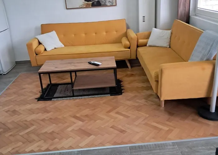 With Yard On The River Apartment Skopje